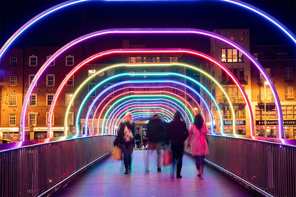 Luces sobre el puente del Milenio